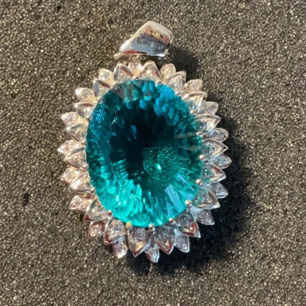 Elegant Silver and Aquamarine Pendant